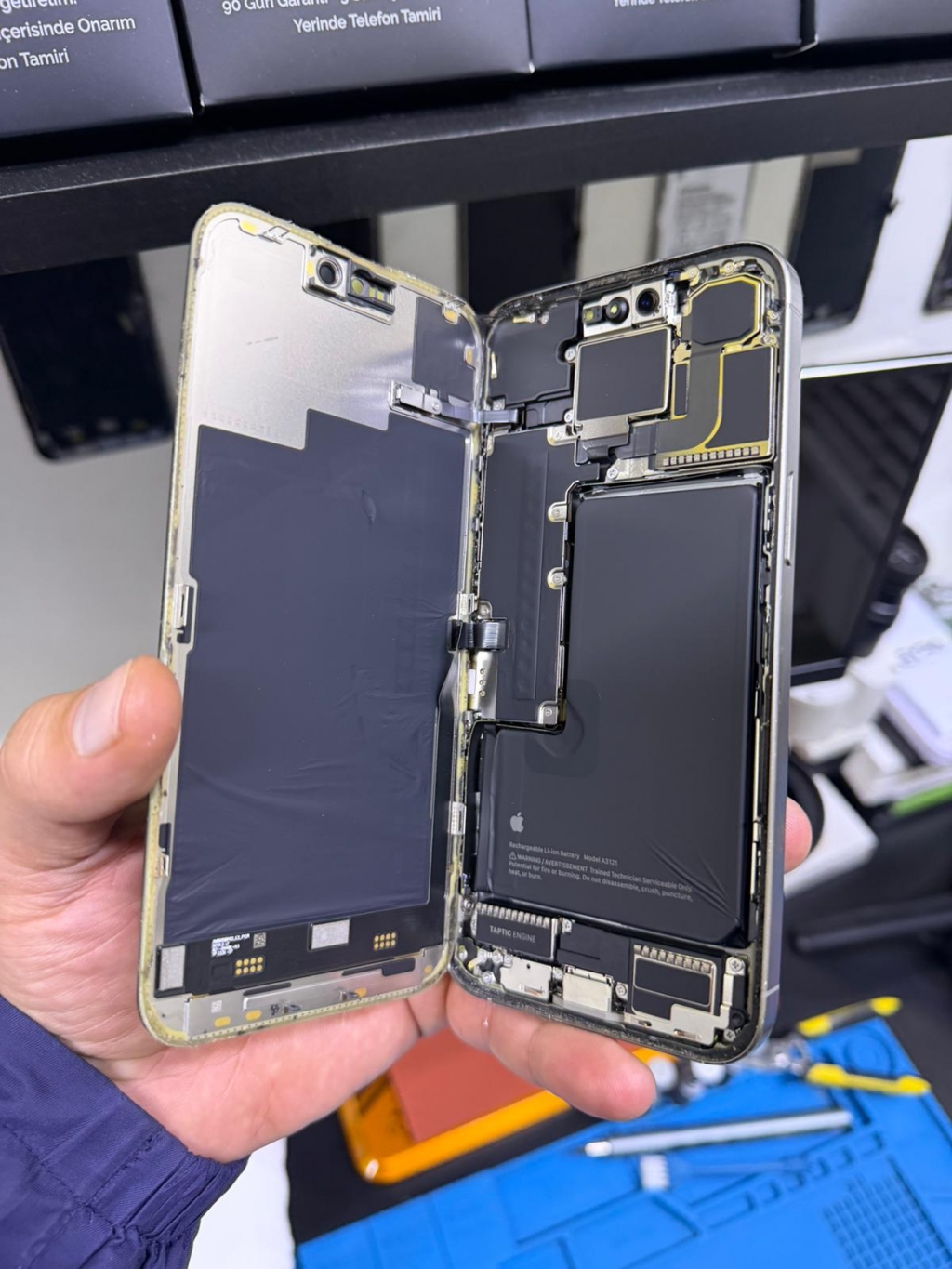 iPhone 14 Pro Max Batarya Değişimi Antalya