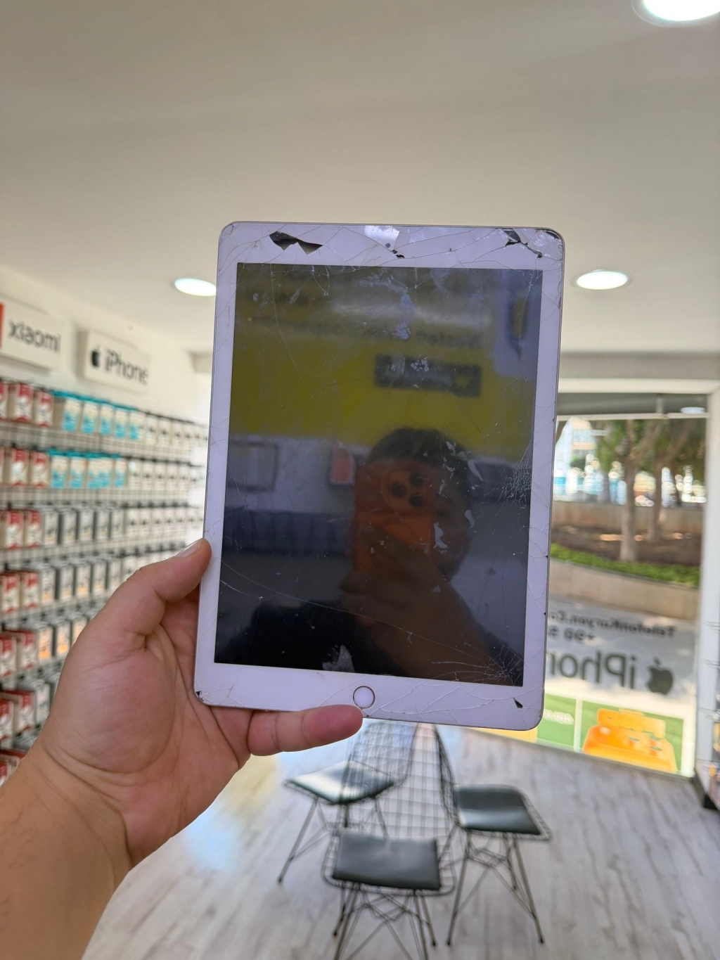 iPhone 15 Pro Max Ekran Değişimi Antalya 